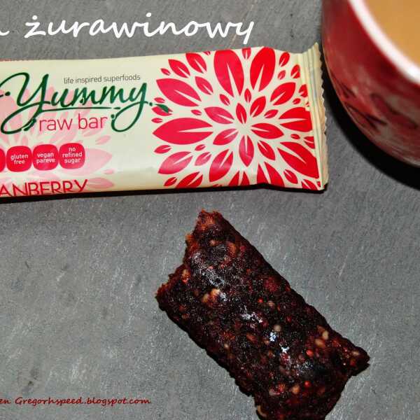 Baton żurawinowy Yummy od Raw And Happy