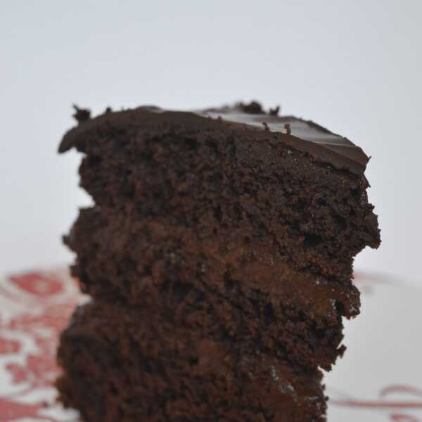 Wegański tort czekoladowy z kremem z dyni
