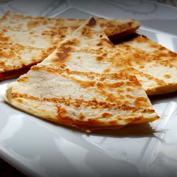 QUASEDILLA Z CHORIZO