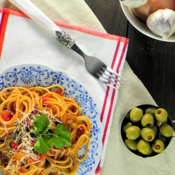 Spaghetti z oliwkami i kaparami, czyli obiad w mniej niż 30 minut