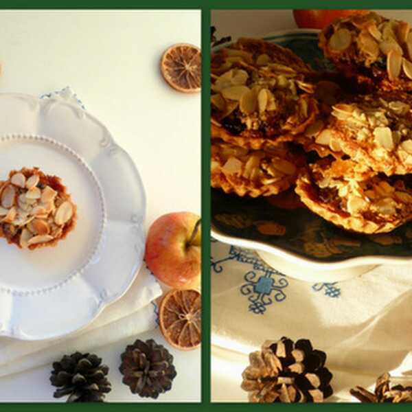 Czym ucieszyć listonosza czyli ciasteczka prezentowe z bakaliami i migdałowym kremem
