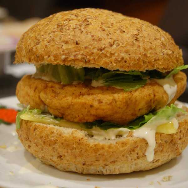 Burger z kurczakiem - McChicken