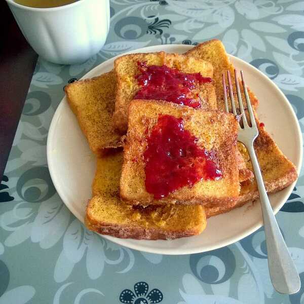 Świąteczne leniwe śniadanie - korzenne tosty