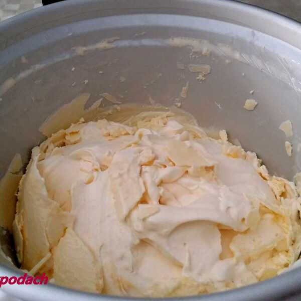Domowe lody cytrynowe z truskawkami