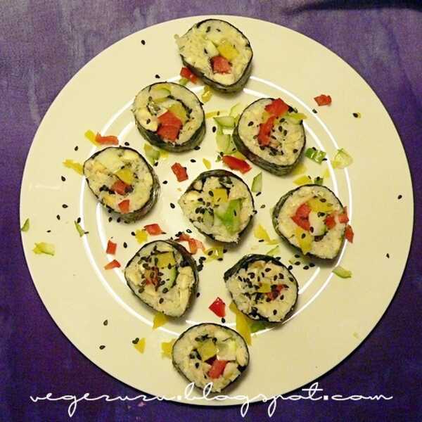 Karnawałowe sushi w wersji na surowo.