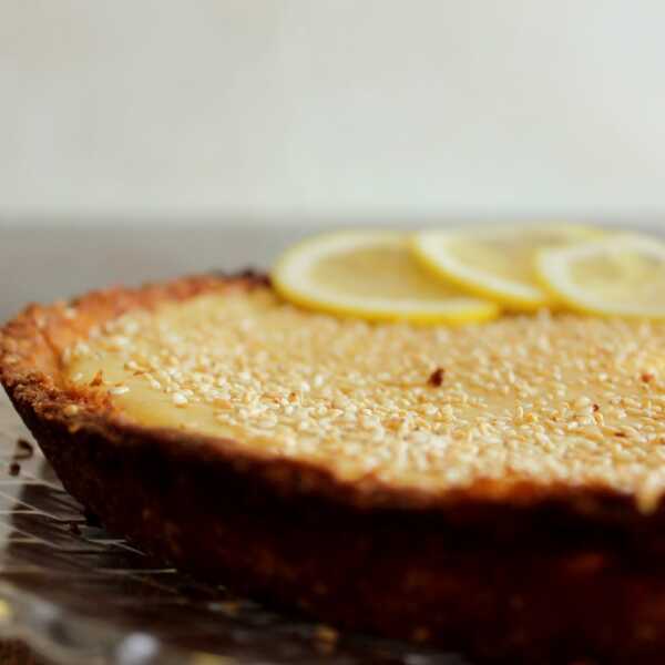 Tarta sezamowa z lemon curd 