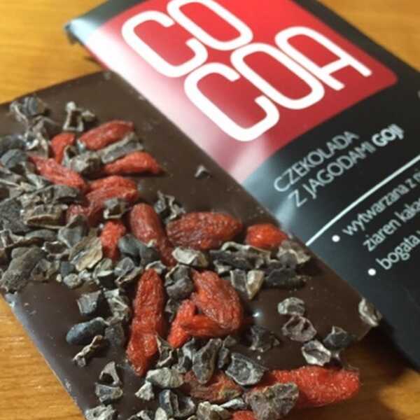 Wegańska czekolada. Raw, vegan chocolate COCOA z jagodami goji. 