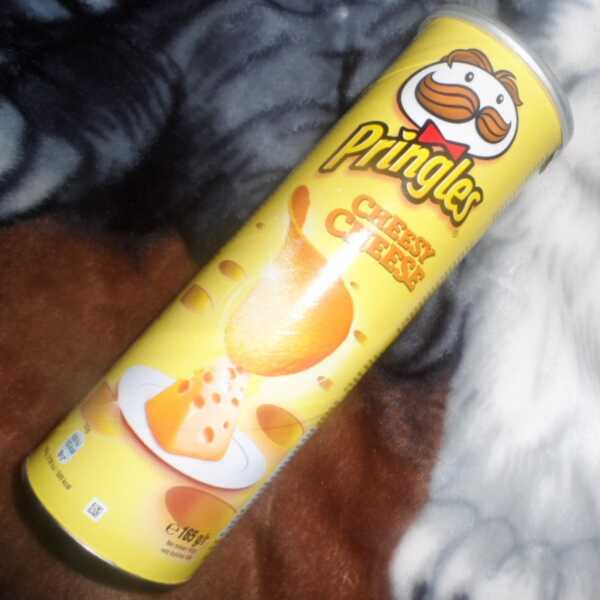 Pringles Cheesy Cheese