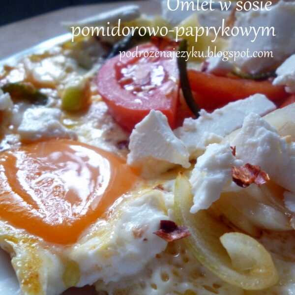 Omlet w sosie pomidorowo-paprykowym