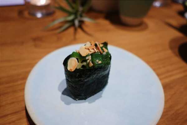 Youmiko Vegan Sushi kręci rolki bez ryby