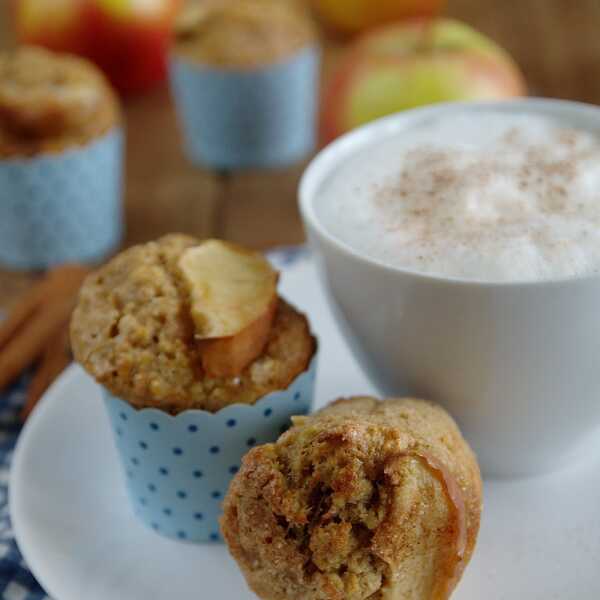 Owsiane muffiny śniadaniowe z jabłkiem i bananem