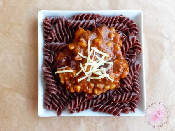 Czekoladowy makaron z chili con carne