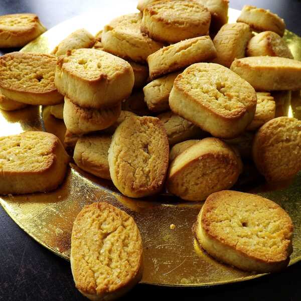 Ciasteczka „poduszeczki” marcepanowe