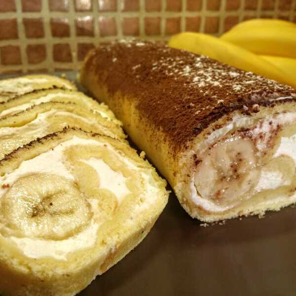 Rolada serowa z bananami i mascarpone 