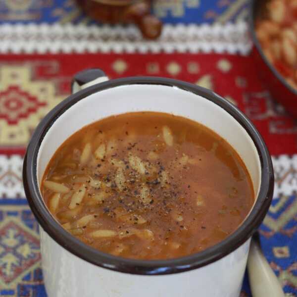 Zimowa zupa z pora z makaronem / Şehriyeli pırasa çorbası