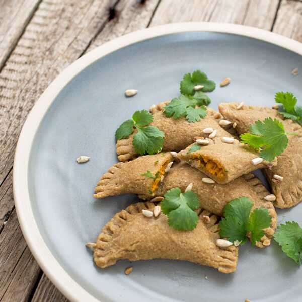 Pierogi migdałowe z orientalnym farszem dyniowym (wegańskie, bezglutenowe)