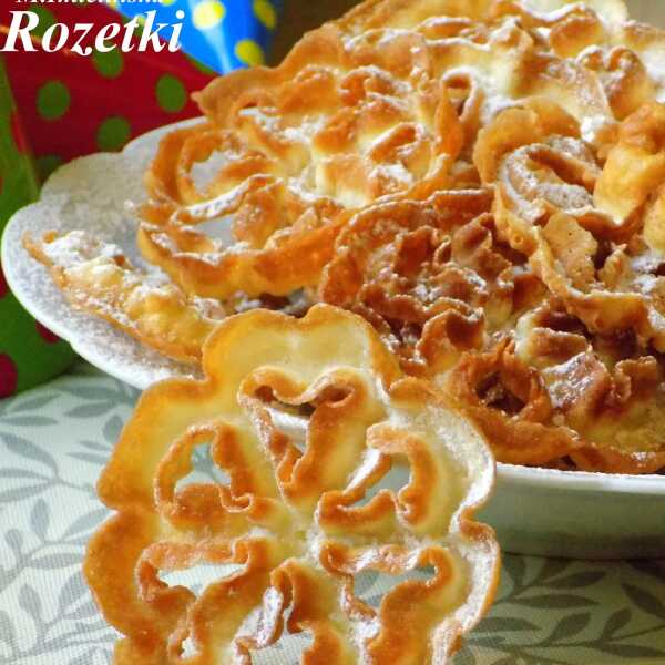 Rozetki- ciasteczka smażone w głębokim tłuszczu 