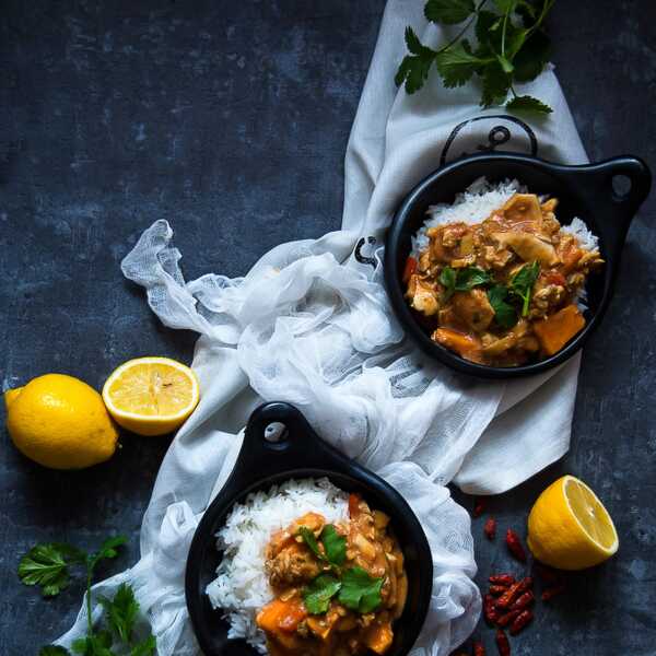 Aromatyczne curry z dorszem, batatami i ryżem jaśminowym