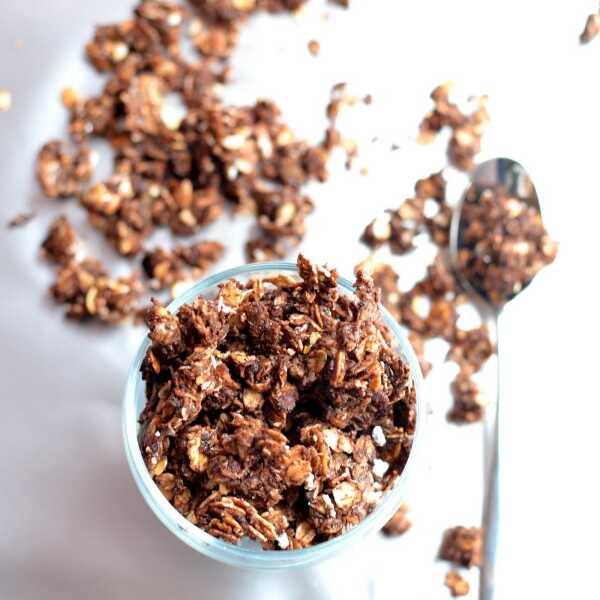 Szybka granola czekoladowa