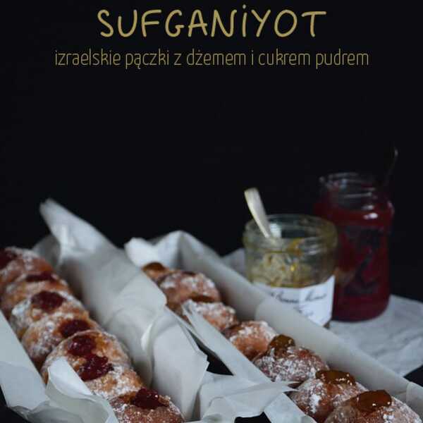 Sufganiyot - izraelskie pączki z dżemem i cukrem pudrem