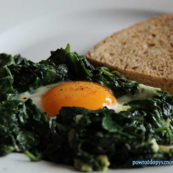 EGGS ON SPINACH / JAJKA NA SZPINAKU