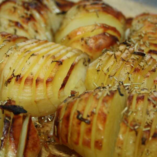 Ziemniaki hasselback