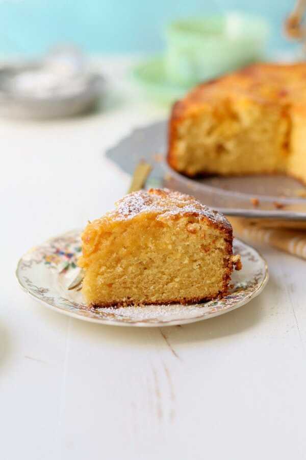 Grapefruit Curd in Grapefruit Cake