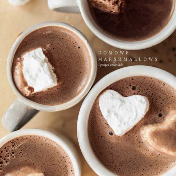 Domowe marshmallows i gorąca czekolada