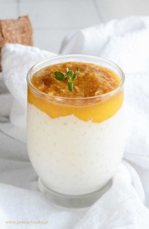 Kokosowy pudding z tapioki z mango