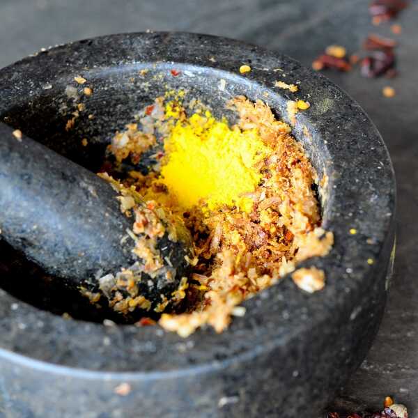 Tajska żółta pasta curry domowej roboty