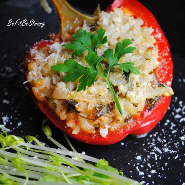 Papryki i pomidory faszerowane aromatycznym risotto