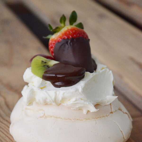 Mini pavlova