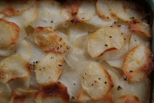 Kremowe ziemniaki pieczone ze śmietanką