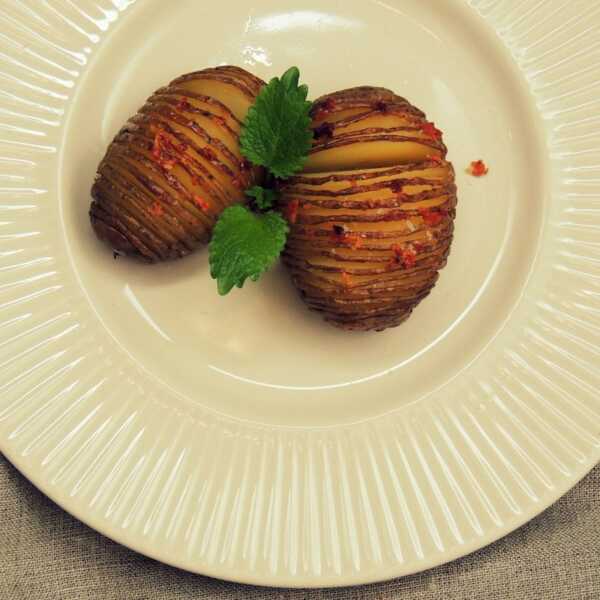 Pieczone ziemniaki hasselback