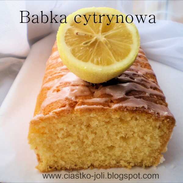 Delikatna babka cytrynowa