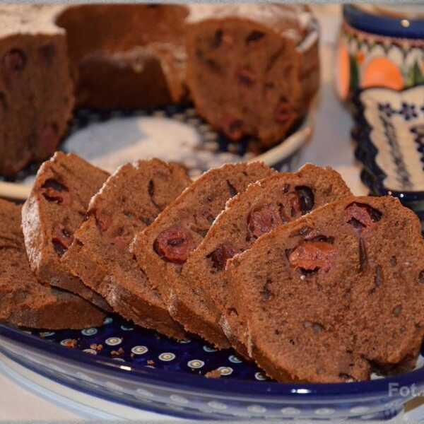 Babka czekoladowa z wiśniami. Ciasto czekoladowe z wiśniami