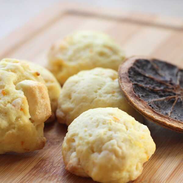 Pomarańcza i biała czekolada w ciasteczkach- bolachas de laranja e chocolate branco