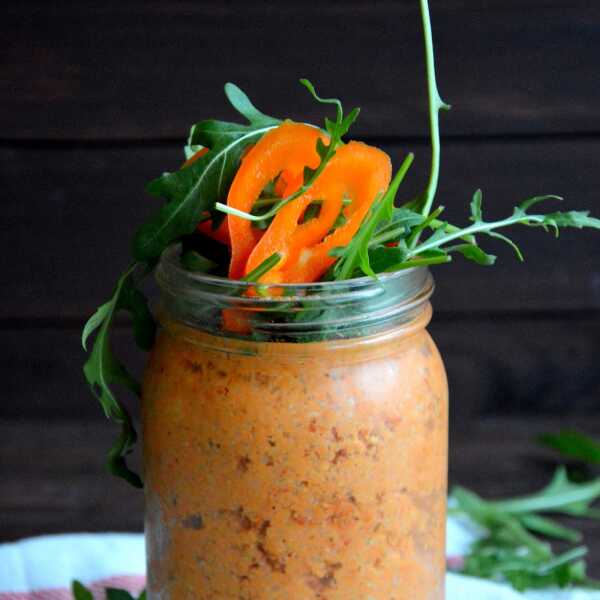 Pesto Rosso i kasza jaglana 
