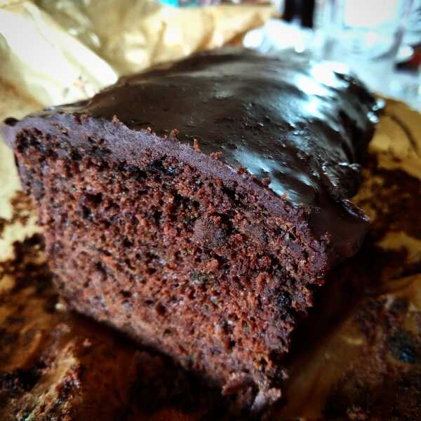 Wegańskie ciasto mega czekoladowe