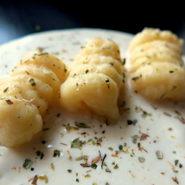 Gnocchi z serowym sosem