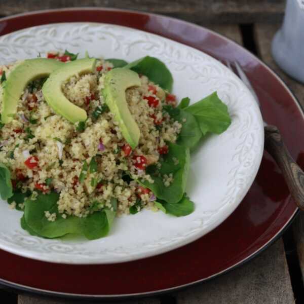 Sałatka z kaszą bulgur i awokado / Avokadolu bulgur salatası