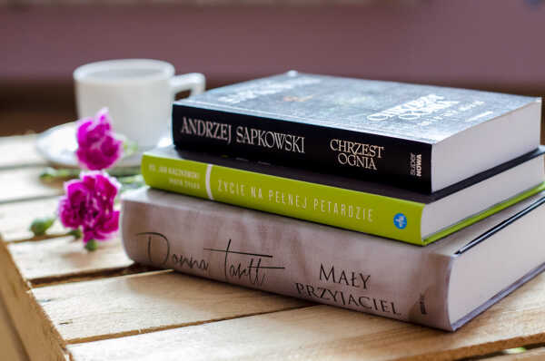 Książki na marzec – nowości w domowej biblioteczce