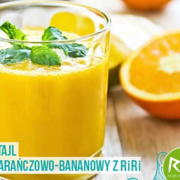 Pomarańcza + banan + siemię lniane + woda kokosowa