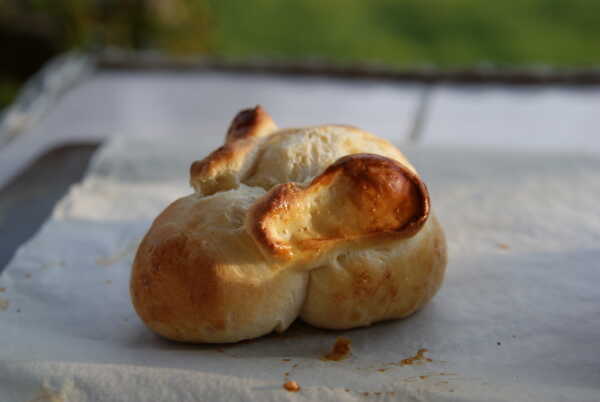 Wielkanocne drożdżowe zajączki