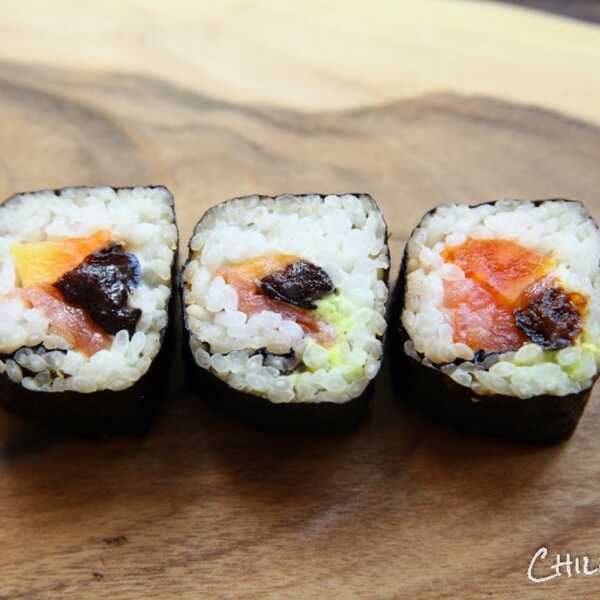 Sushi - zrób je sam! Jak przygotować ryż do sushi, jak zwinąć maki i ura maki.