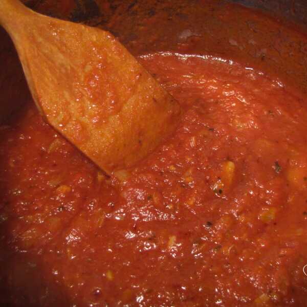 Klasyczny sos pomidorowy