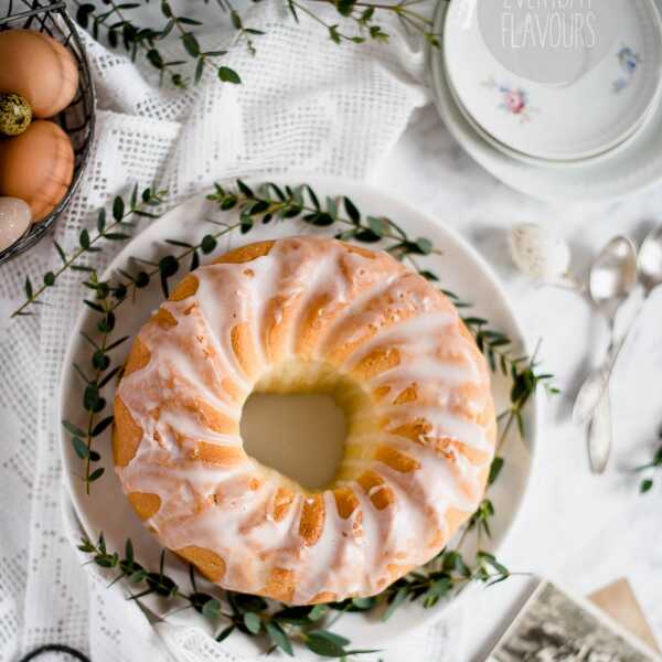 WIELKANOCNA BABKA DROŻDŻOWA.