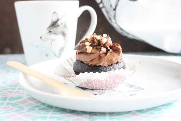 Podwójnie czekoladowe muffiny z kremem czekoladowym