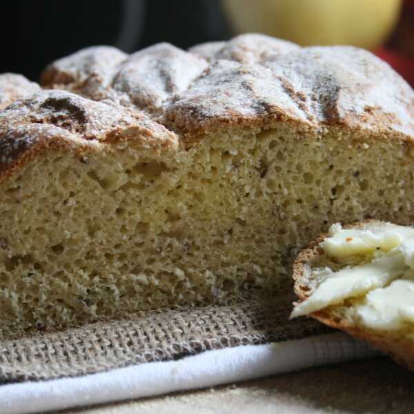 CHLEB BEZGLUTENOWY NA MAŚLANCE