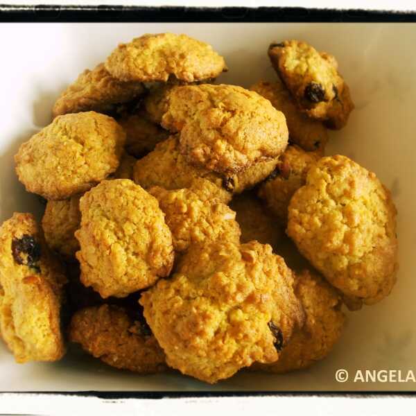 Ciasteczka z płatków jaglanych - Millet Flake Tea Cakes Recipe - Biscotti di fiocchi di miglio